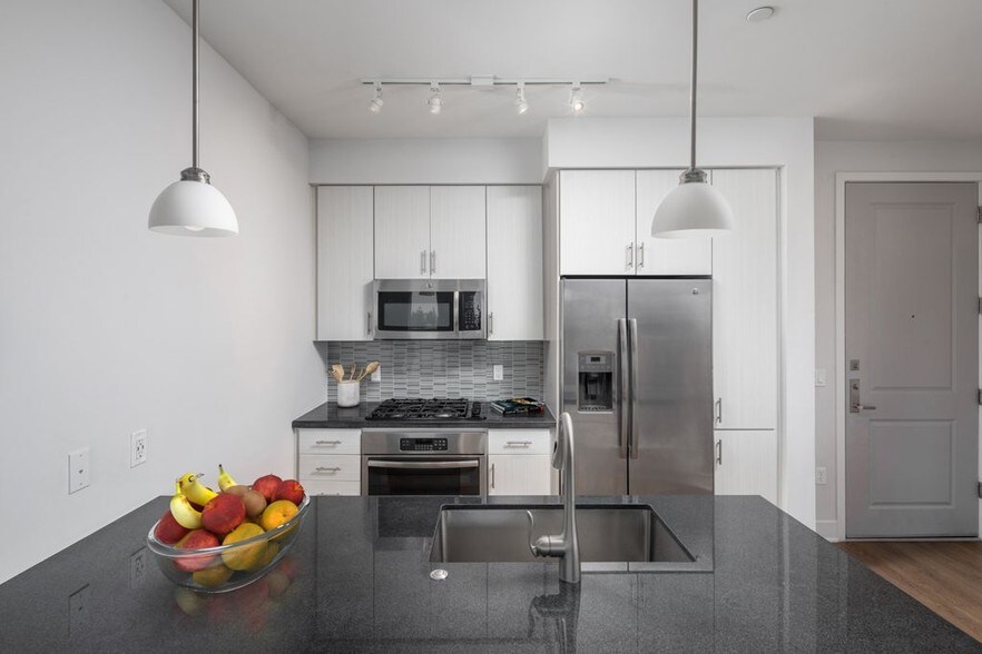 More Photos Of 7350 E Stetson Dr, Scottsdale Apartments For Lease