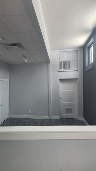 More Photos Of 8914 N Seneca St, Weedsport Freestanding For Sale