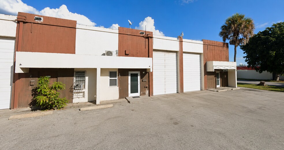 More Photos Of 8012-8076 W 21st Ave, Hialeah Warehouse For Sale