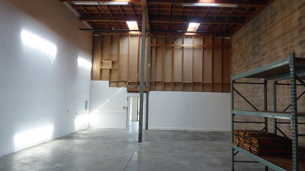 More Photos Of 34 Union Way, Vacaville Flex For Lease