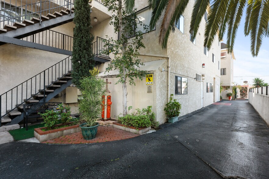 More Photos Of 420 W Windsor Rd, Glendale Apartments For Sale