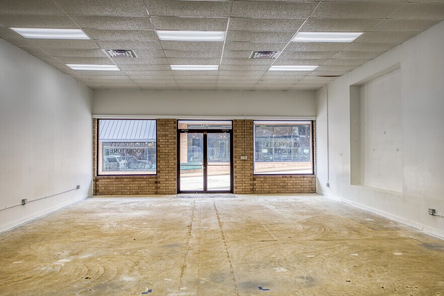 More Photos Of 307 E Goliad Ave, Crockett Storefront For Sale