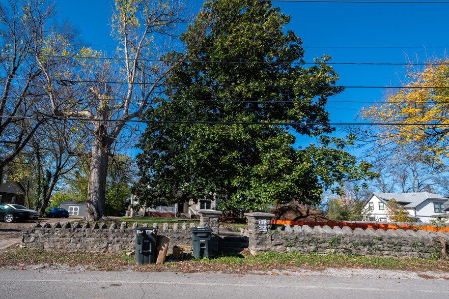 More Photos Of 928 Mcferrin Ave, Nashville Office Residential For Lease