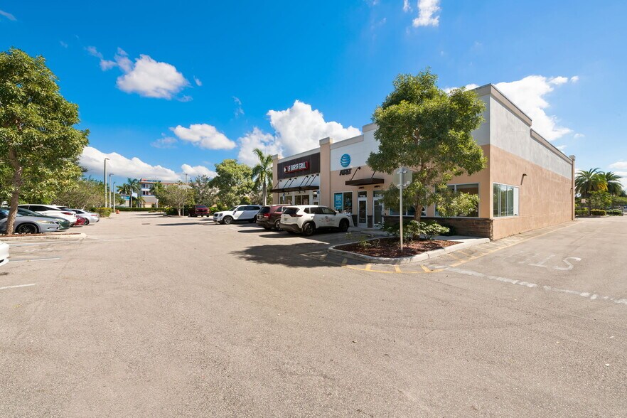 More Photos Of 7742 W McNab Rd, North Lauderdale Storefront For Lease