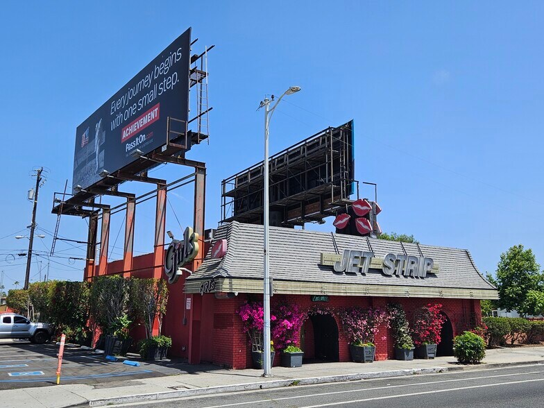 More Photos Of 10600-10624 Hawthorne Blvd, Lennox Bar For Lease