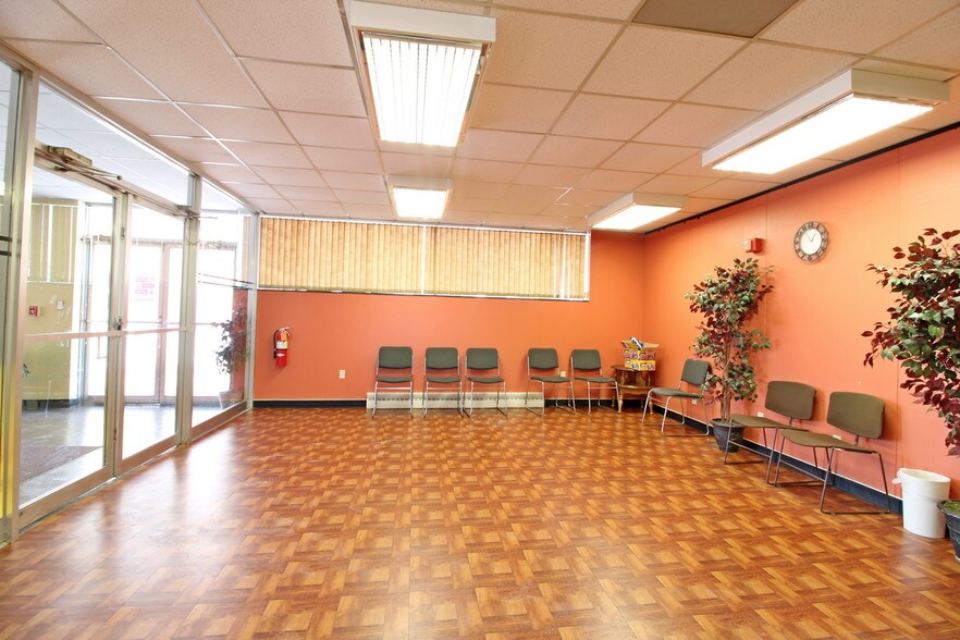 More Photos Of 308 S Washington Ave, Saginaw Office For Lease