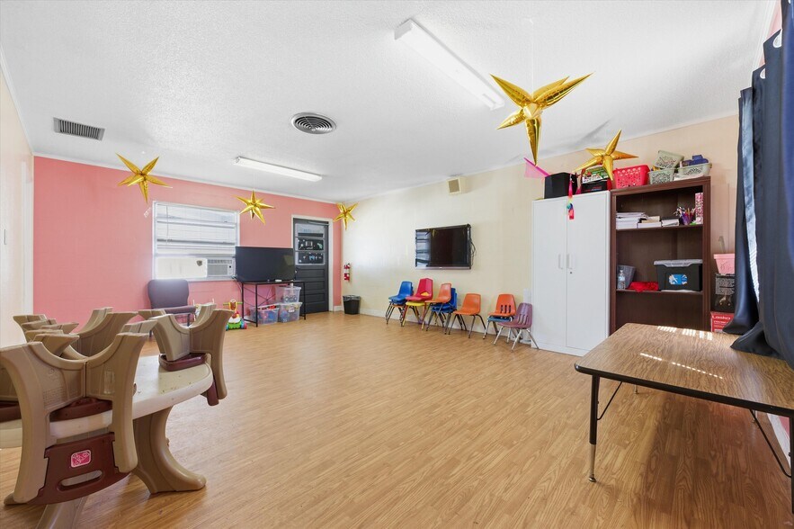 More Photos Of 6104 Polk Ave, Lakeland Religious Facility For Sale
