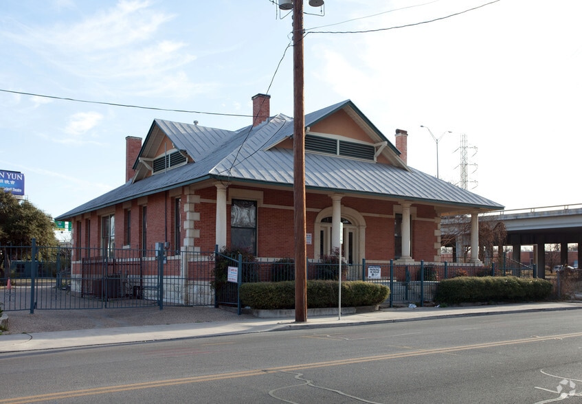 More Photos Of 418 10th St, San Antonio Loft Creative Space For Sale