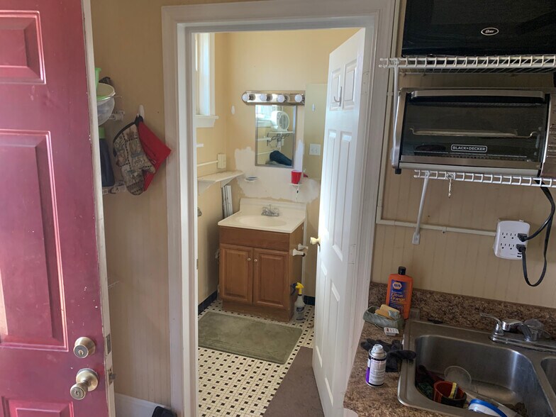 More Photos Of 25364 Richmond Tpke, Ruther Glen Service For Sale