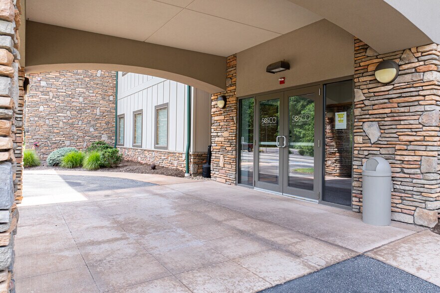 More Photos Of 220 Megawatt Ln, Greensburg Office For Sale