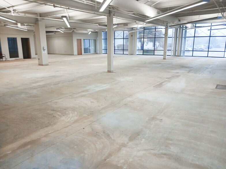 More Photos Of 141 Mill Rock Rd E, Old Saybrook Research And Development For Lease