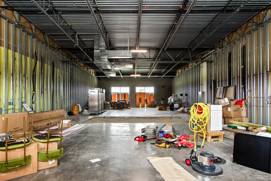 More Photos Of 4301 14th St, Plano Unknown For Lease