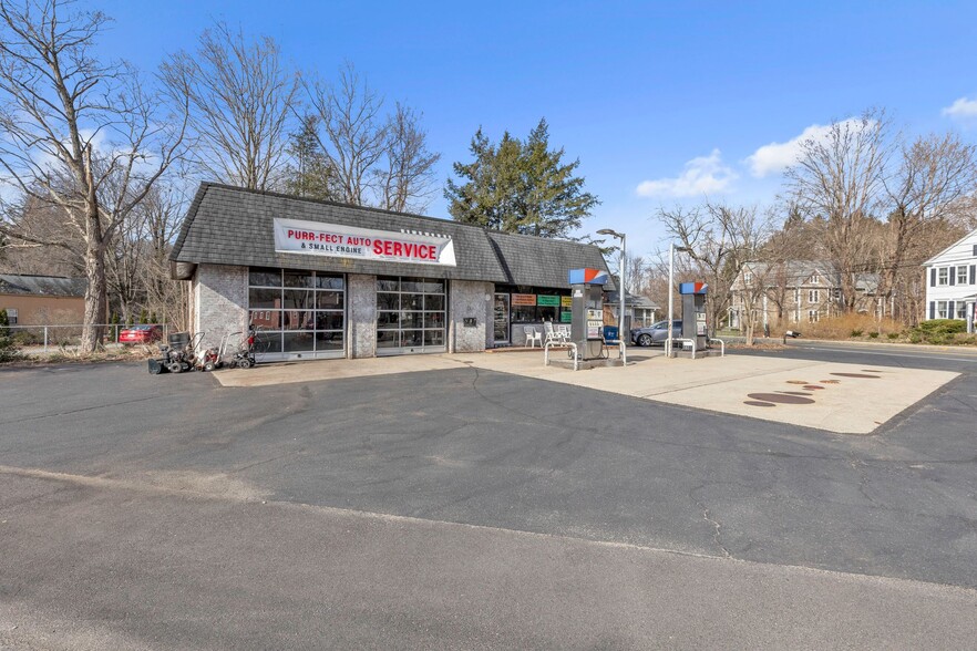 Primary Photo Of 467 Main St, Wilbraham Service Station For Sale