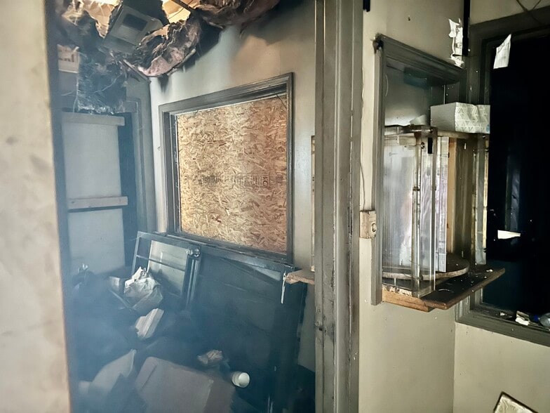 More Photos Of , Hazel Crest General Retail For Sale