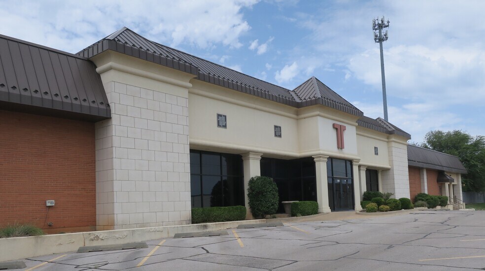 Primary Photo Of 4701 N Stiles Ave, Oklahoma City Light Manufacturing For Lease