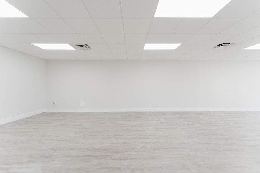 More Photos Of 2236-2266 N Dixie Hwy, Boca Raton Unknown For Lease