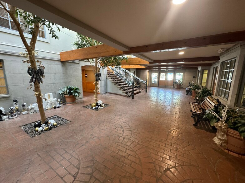 More Photos Of 1554 S Sepulveda Blvd, Los Angeles Office For Lease