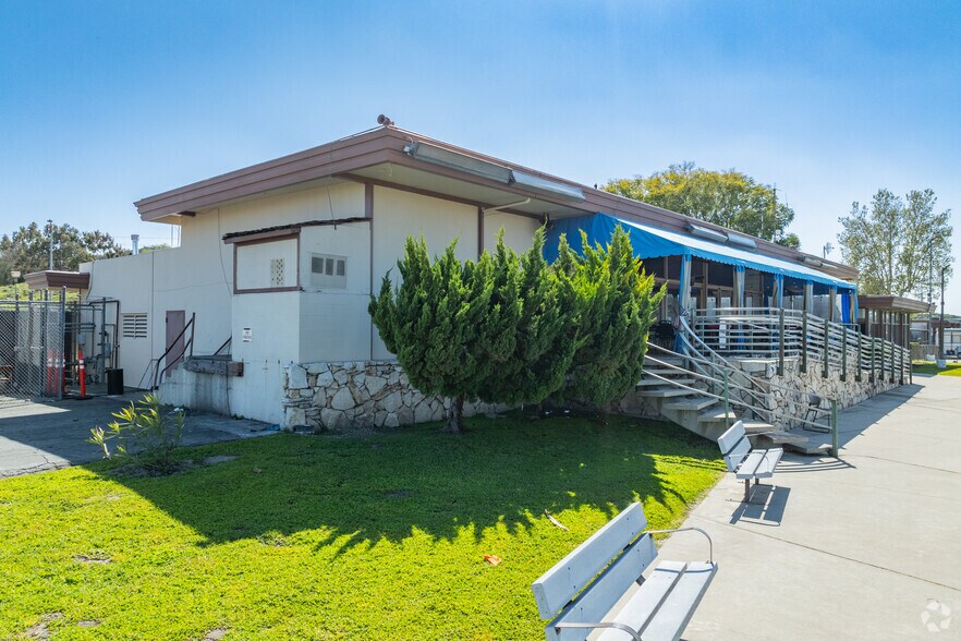 More Photos Of 1615 McKinley Ave, La Verne Airport For Lease