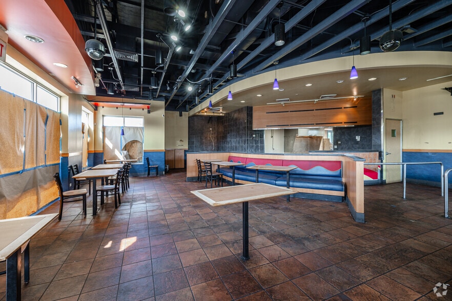 More Photos Of 1914 W 79th St, Chicago Freestanding For Sale