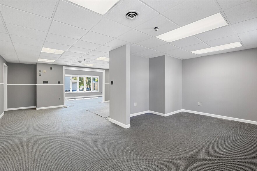 More Photos Of 52 Highland St, Worcester Office For Lease
