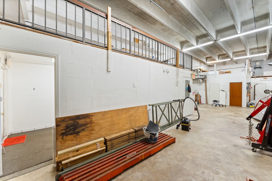 More Photos Of 13826-13838 SW 142nd Ave, Miami Warehouse For Sale