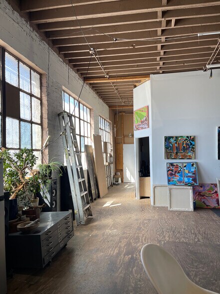 More Photos Of 3610-3612 Maple Ave, Los Angeles Warehouse For Sale
