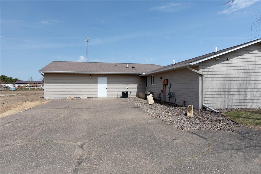 More Photos Of N6387 Hwy 25, Durand Office For Sale