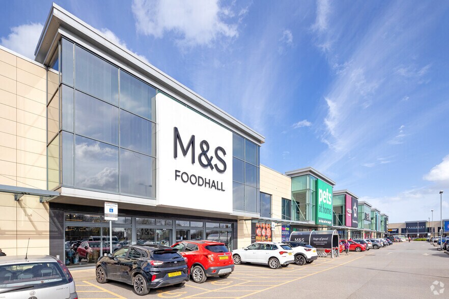 Primary Photo Of Springfield Rd, Hull General Retail For Lease
