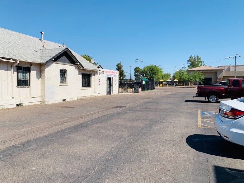 More Photos Of 2330 E McDowell Rd, Phoenix Storefront Retail Office For Lease