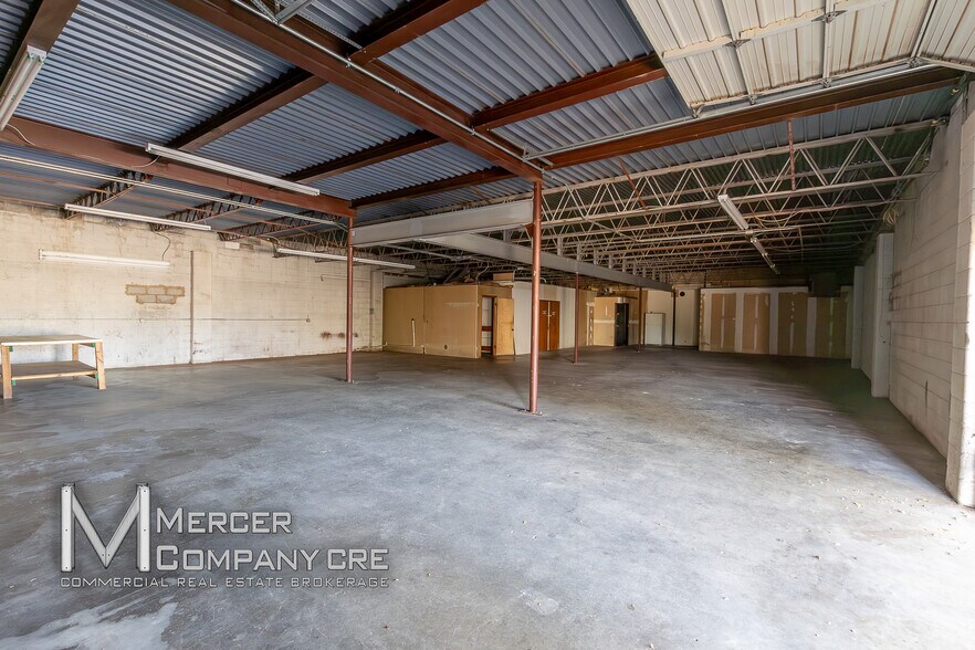 More Photos Of 215 NE 38th St, Oklahoma City Manufacturing For Lease