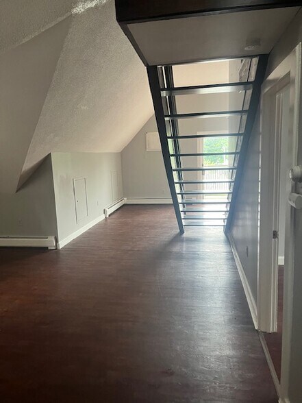 More Photos Of 85 Goodwill Ave, Meriden Apartments For Sale