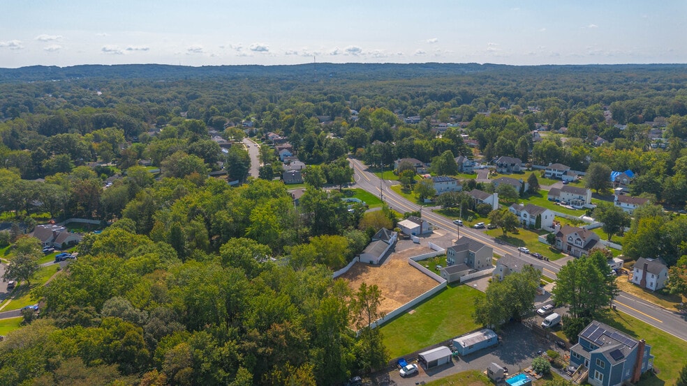 More Photos Of 40 Amboy Rd, Old Bridge Flex For Sale