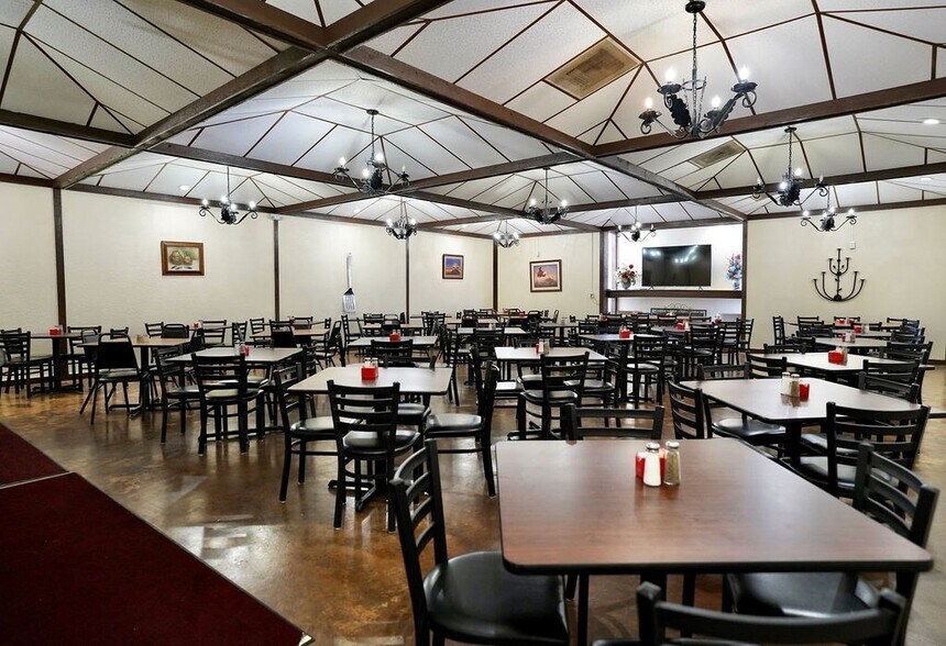 More Photos Of 206 NW 4th St, Big Spring Restaurant For Sale