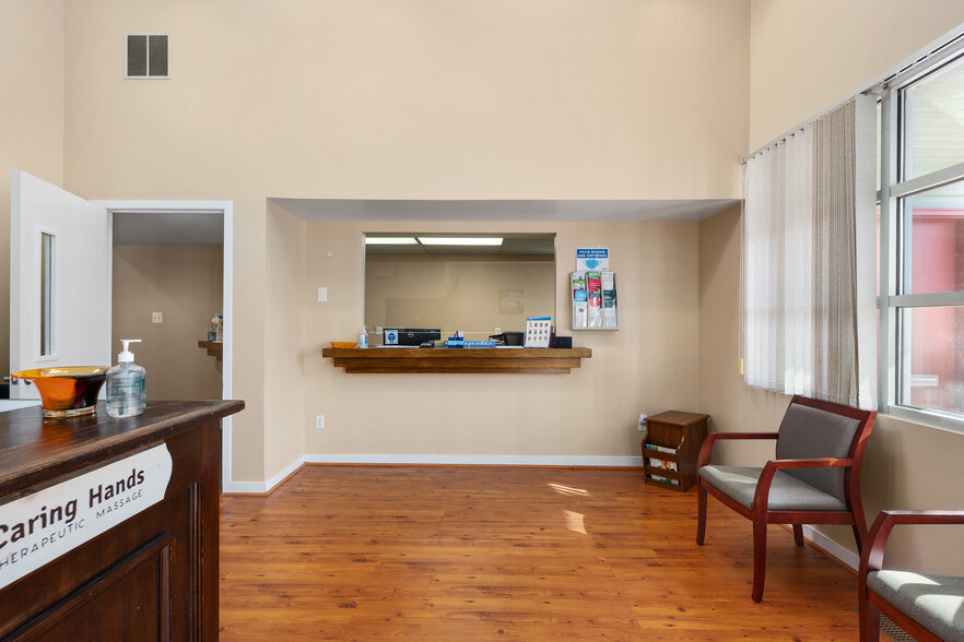 More Photos Of 207 Ridgely Ave, Annapolis Medical For Lease