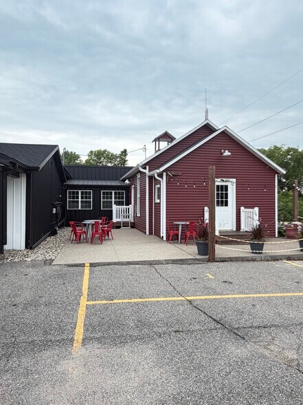 More Photos Of 410 MN-60 Hwy, Elysian Storefront For Sale