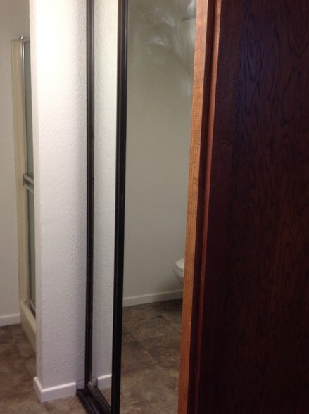 More Photos Of 7841 Foothill Blvd, Sunland Storefront Retail Residential For Lease