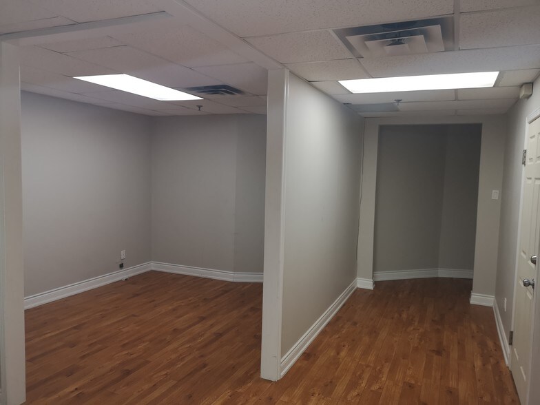 More Photos Of 180 James St S, Hamilton Office For Lease