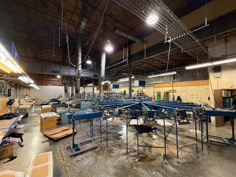 More Photos Of 4949 N Western Ave, Chicago Warehouse For Lease