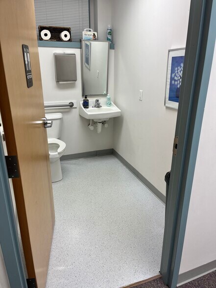 More Photos Of 101 Progress Dr, Doylestown Medical For Lease