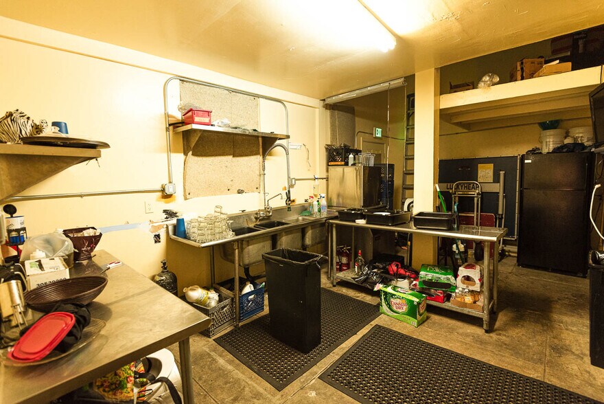 More Photos Of 4900-4904 W Adams Blvd, Los Angeles Freestanding For Sale