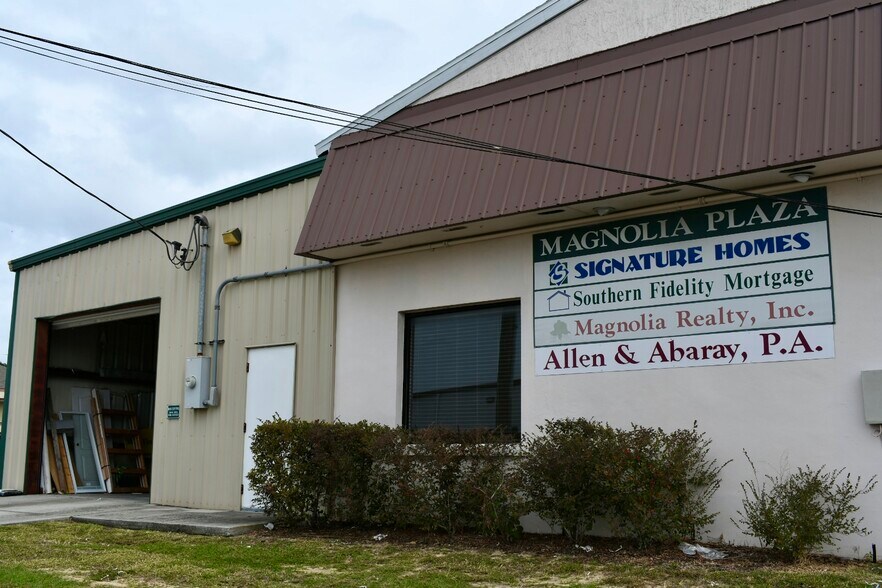 More Photos Of 522 Magnolia Ave, Auburndale Office For Sale