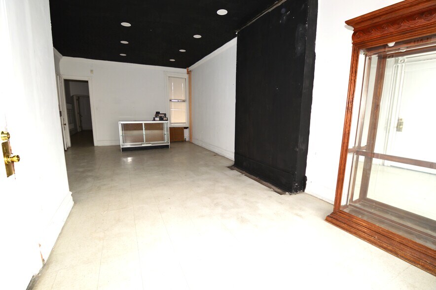 More Photos Of 241 N 7th St, Allentown Storefront Retail Office For Lease