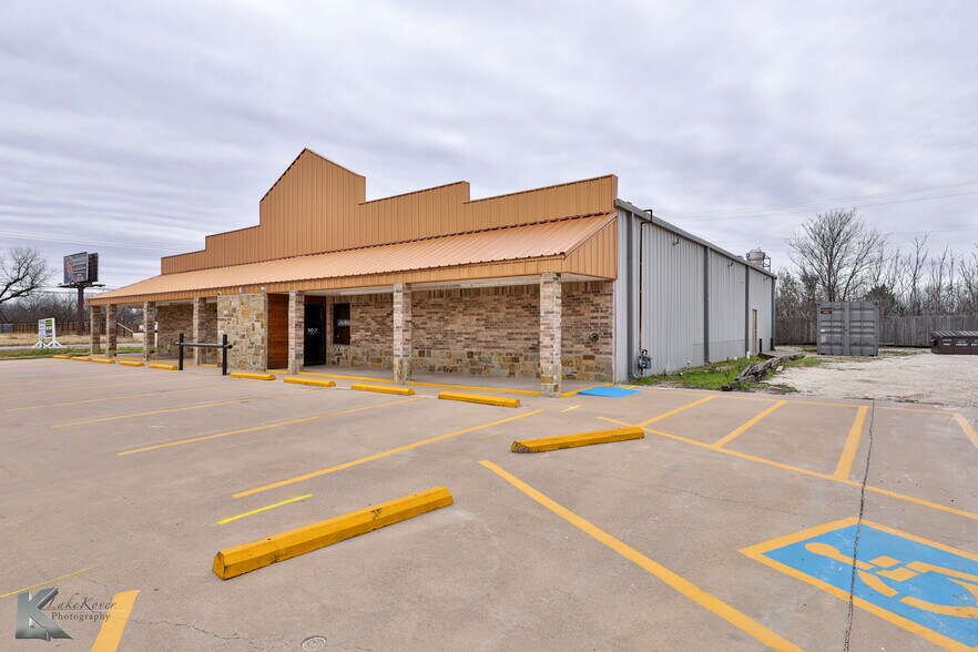 More Photos Of 550 E South 11Th St, Abilene Restaurant For Sale