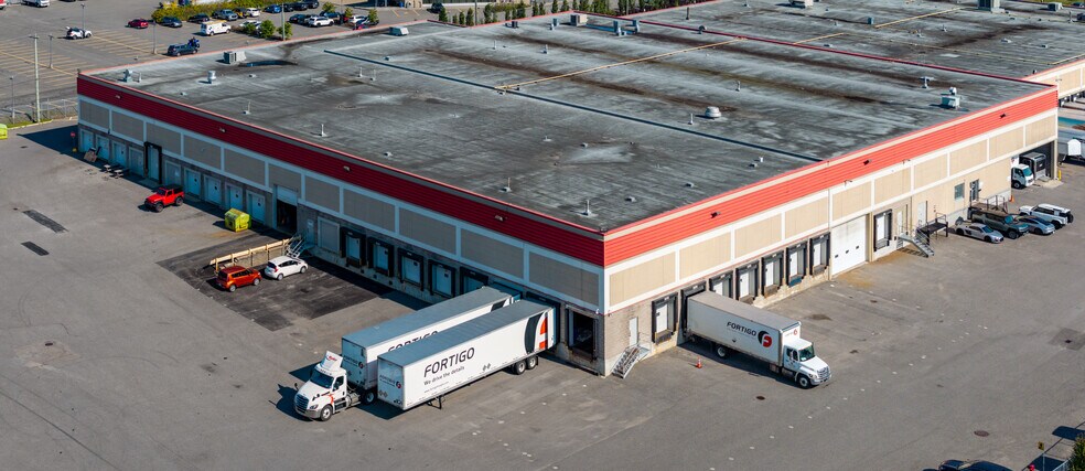 More Photos Of 1041 Boul Pierre-Bertrand, Québec Distribution For Lease