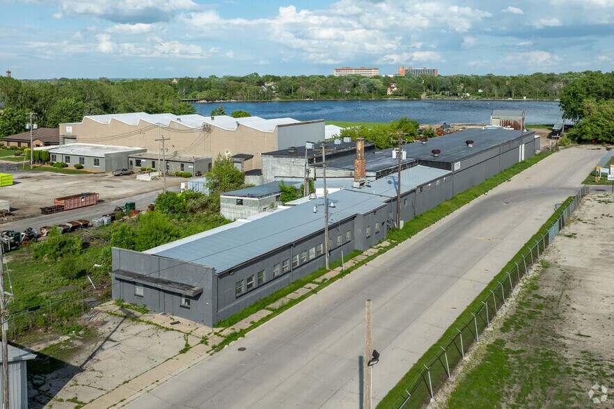 More Photos Of 200 9th St, Green Bay Warehouse For Lease