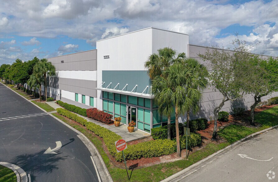 Primary Photo Of 4140 SW 30th Ave, Fort Lauderdale Warehouse For Lease