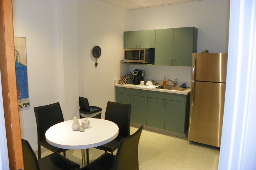 More Photos Of 760 Canning Pky, Victor Light Distribution For Lease