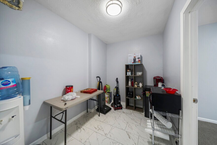 More Photos Of 2815 N Main St, Baytown Office Residential For Sale