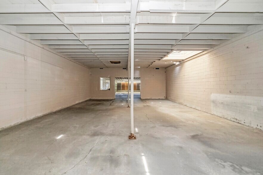 More Photos Of 4810 Firestone Blvd, South Gate Unknown For Lease