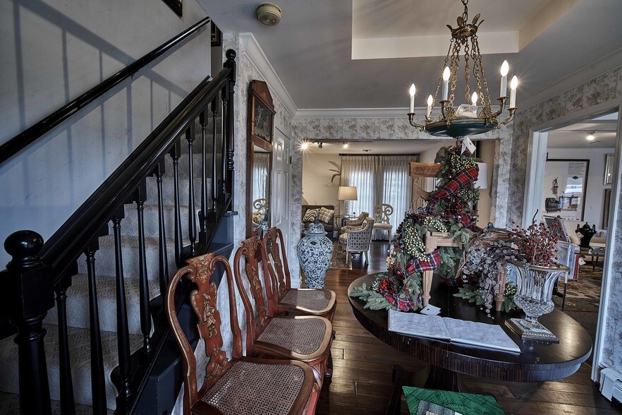 More Photos Of 584 State Rt 17, Ridgewood Office Residential For Lease